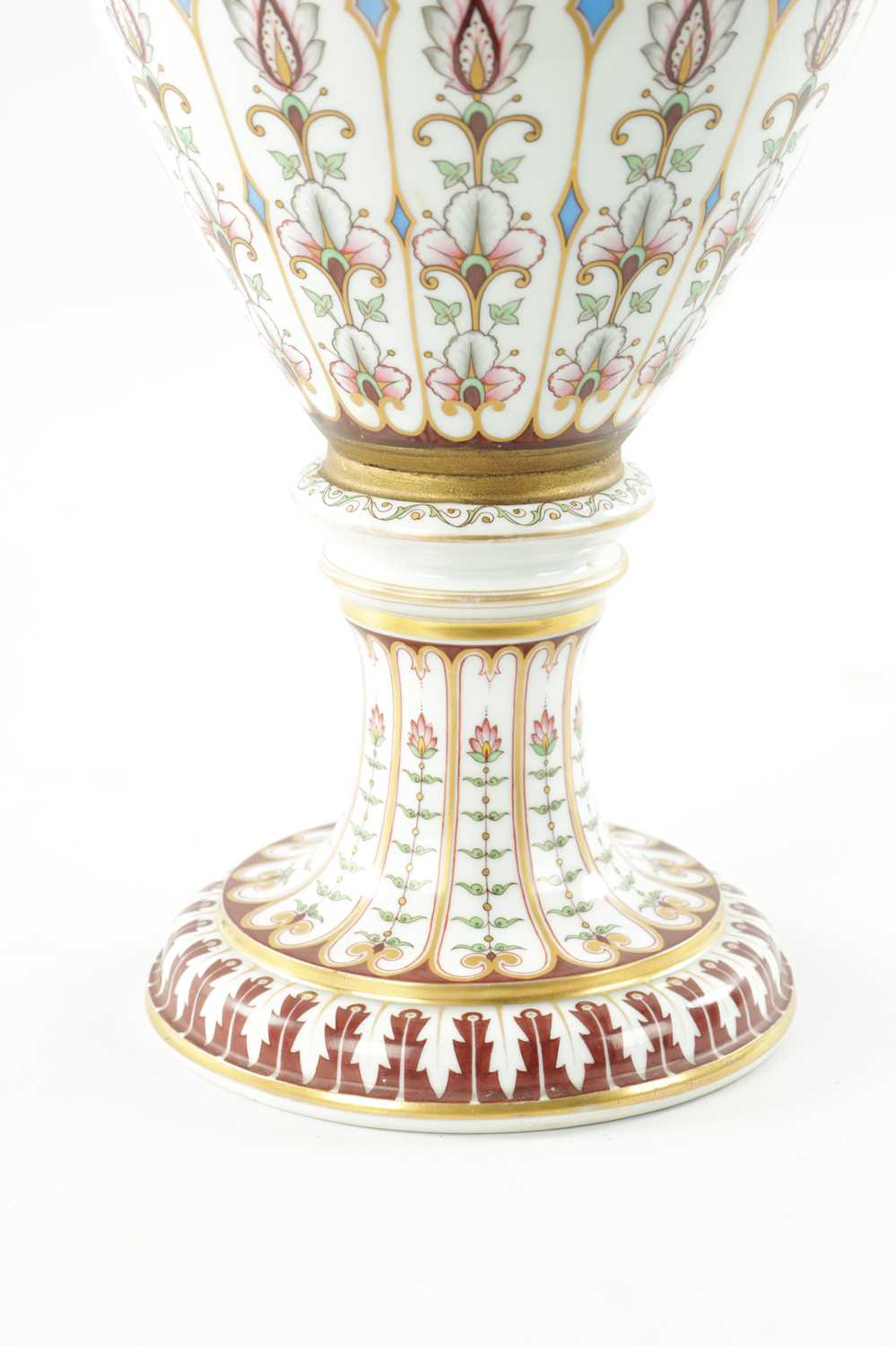 A LARGE LATE 19TH CENTURY PORCELAIN VASE POSSIBLY RUSSIAN - Image 5 of 8