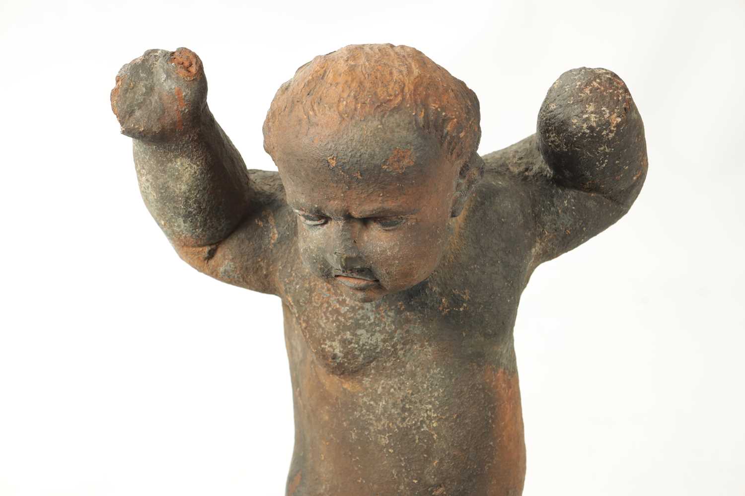 AN EARLY 18TH CENTURY TERRACOTTA FIGURE OF STANDING CHERUB - Image 3 of 7