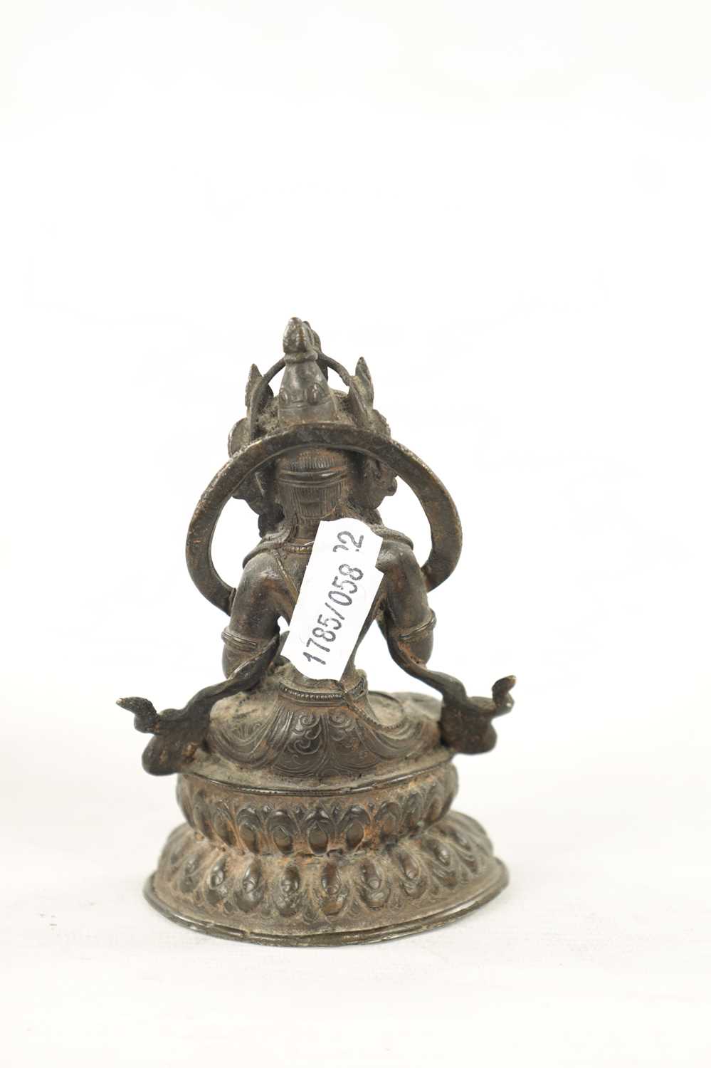 A 19TH CENTURY INDIAN TIBETAN BRONZE FIGURE OF A SEATED BUDDHA - Image 5 of 6