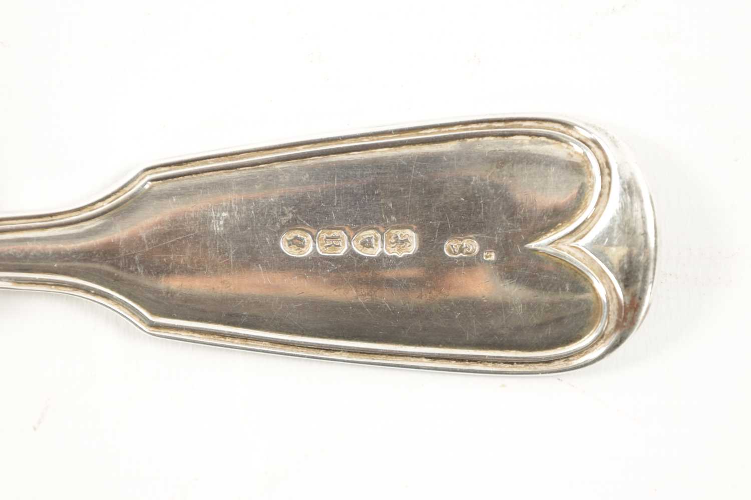 A VICTORIAN SILVER FIDDLE AND THREAD PATTERN STRAINING SPOON - Image 7 of 7