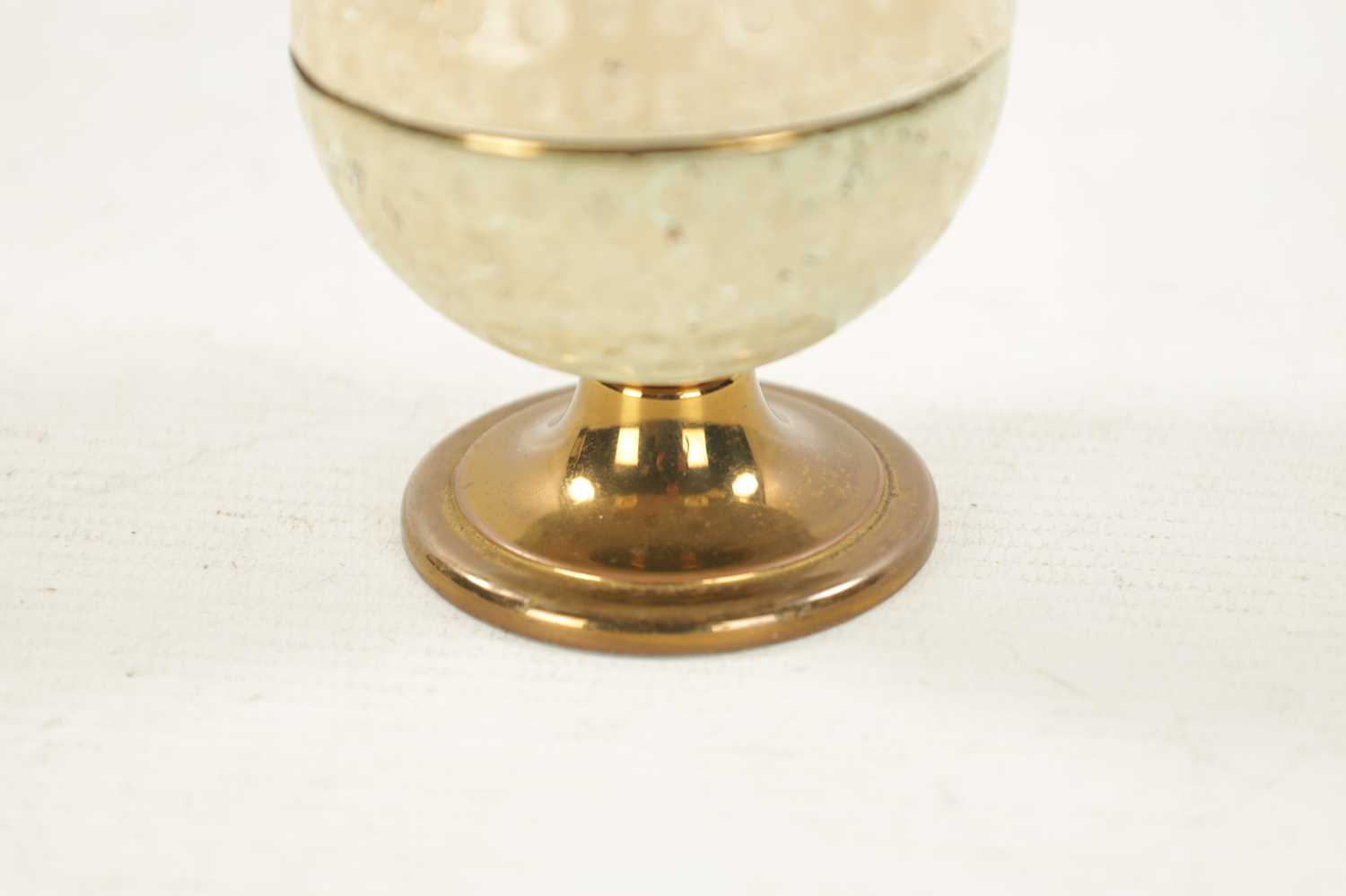 ‘GOLFING INTEREST’ A DESK LIGHTER FORMED AS A GOLF BALL ON STAND - Image 5 of 5