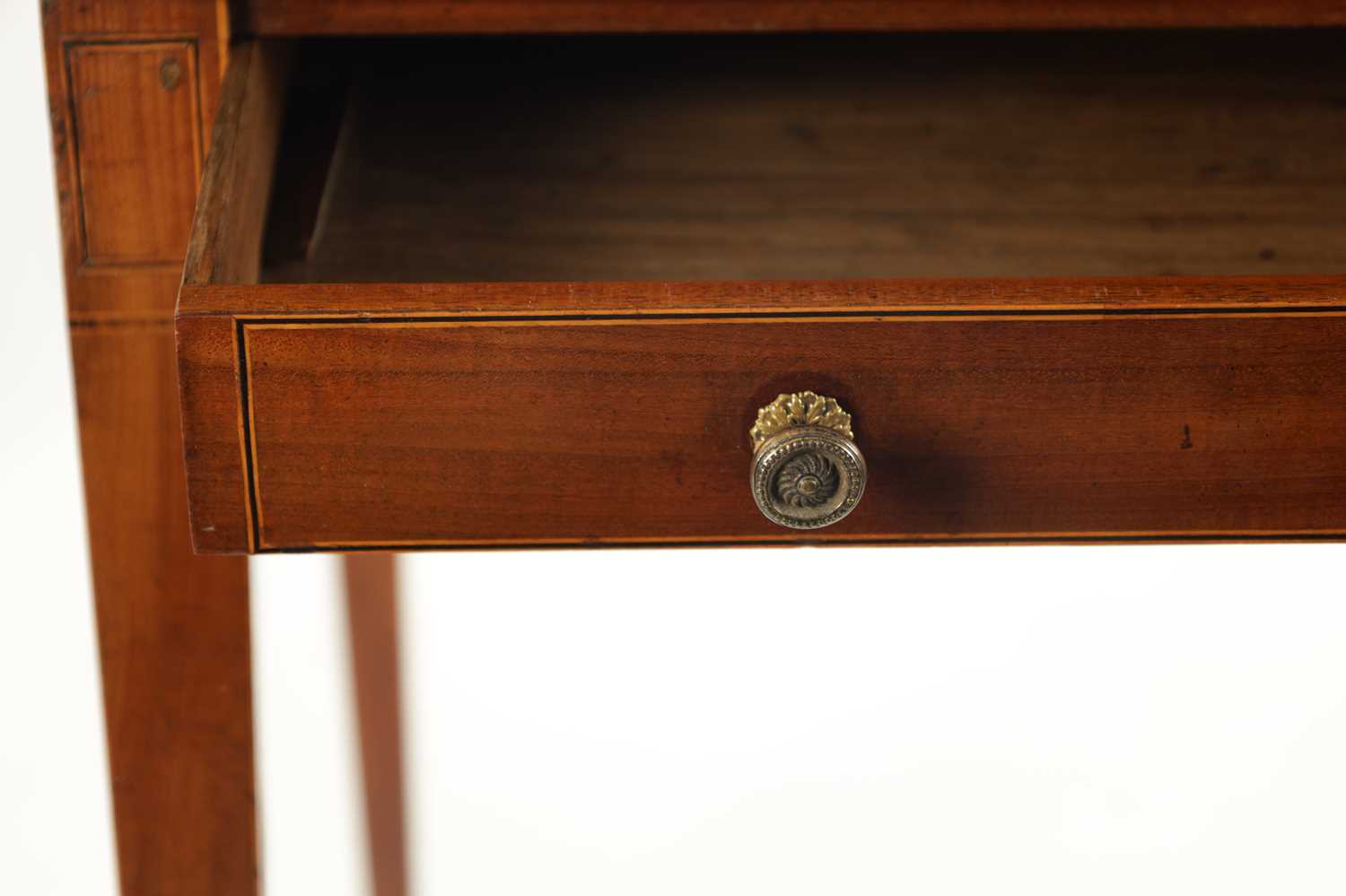 A SMALL LATE 18TH CENTURY FIGURED ROSEWOOD AND TULIPWOOD BANDED BONHEUR DE JOUR - Image 3 of 6