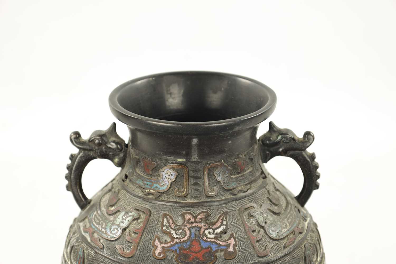 A CHINESE BRONZE AND CLOISONNE ENAMEL VASE - Image 3 of 7