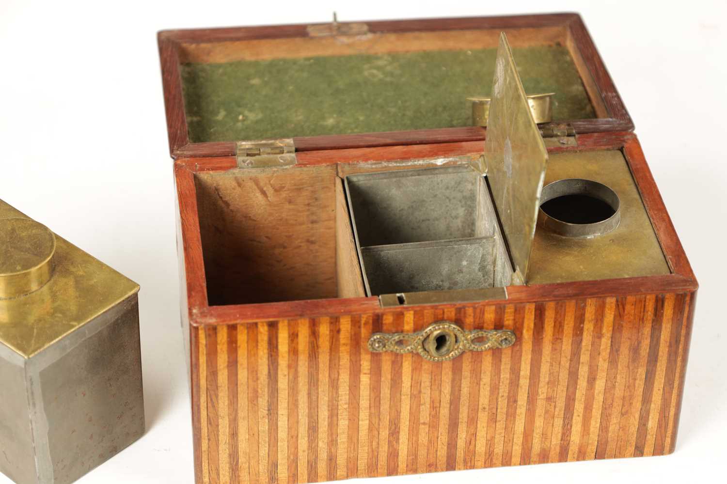 A GEORGE III STRIPED INLAID SPECIMEN WOOD TEA CADDY - Image 4 of 5