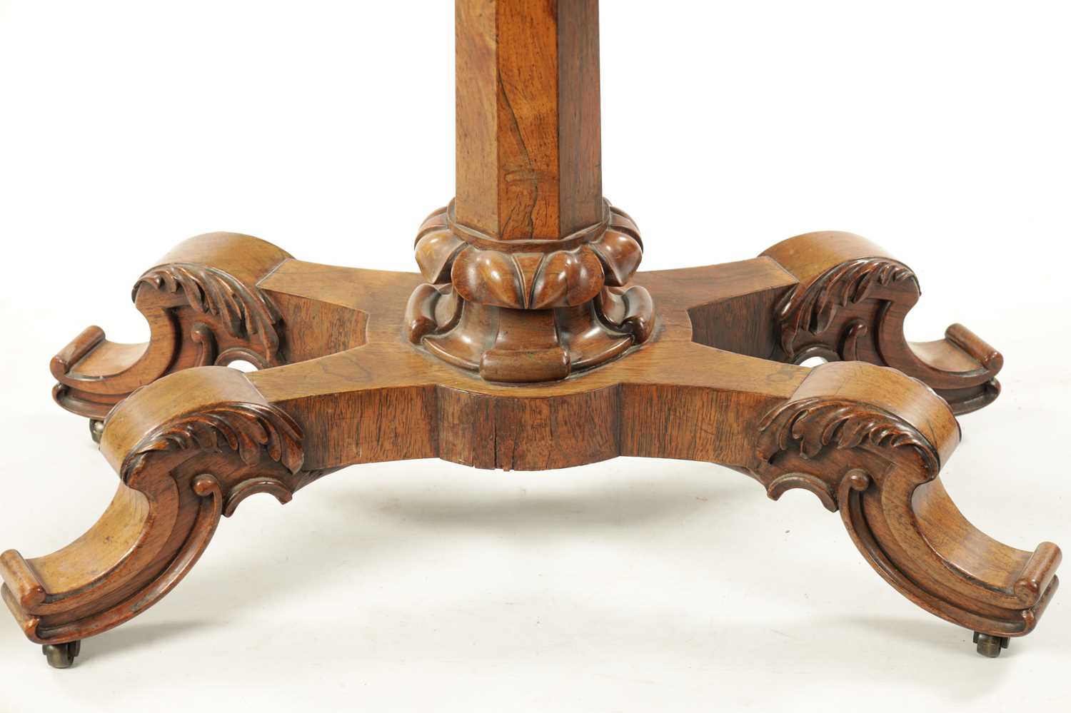 AN UNUSUAL WILLIAM IV FIGURED ROSEWOOD TEA TABLE BEARING MAKERS LABEL FOR J KENDELL & CO - Image 3 of 6