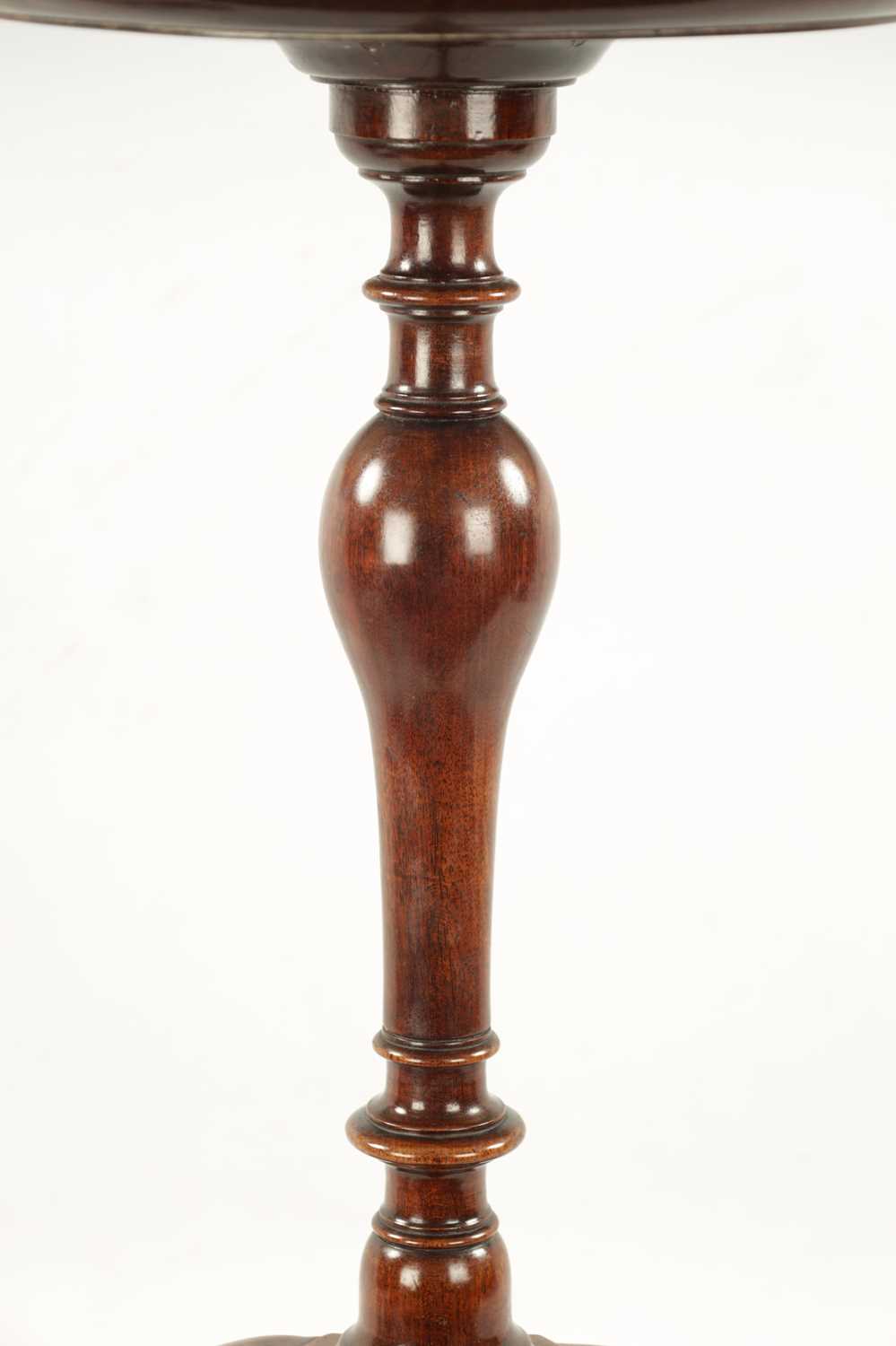 A GEORGE III MAHOGANY CANDLE STAND - Image 3 of 7