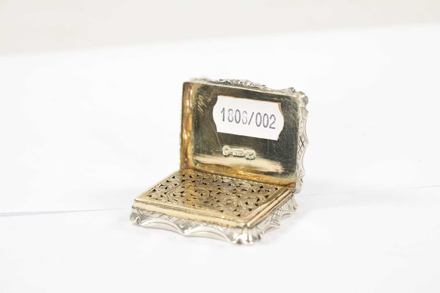 A NATHANIEL MILLS MID 19TH CENTURY SILVER VINAIGRETTE - Image 3 of 8