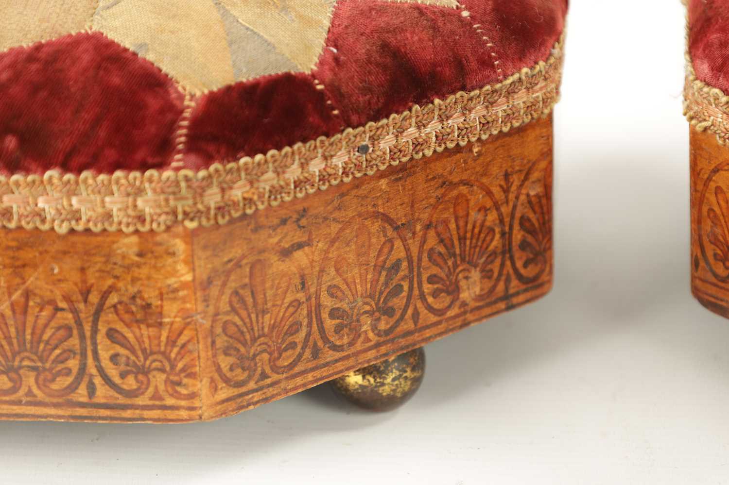 A PAIR OF REGENCY 'BULLOCK' INSPIRED PENWORK UPHOLSTERED FOOTSTOOLS - Image 4 of 7