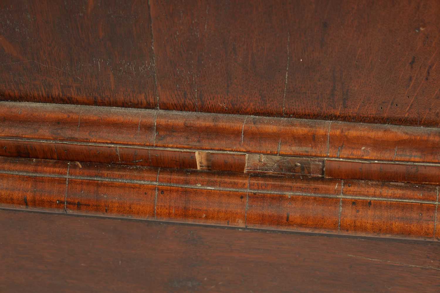 AN EARLY 18TH CENTURY WALNUT CHEST ON STAND - Image 7 of 16