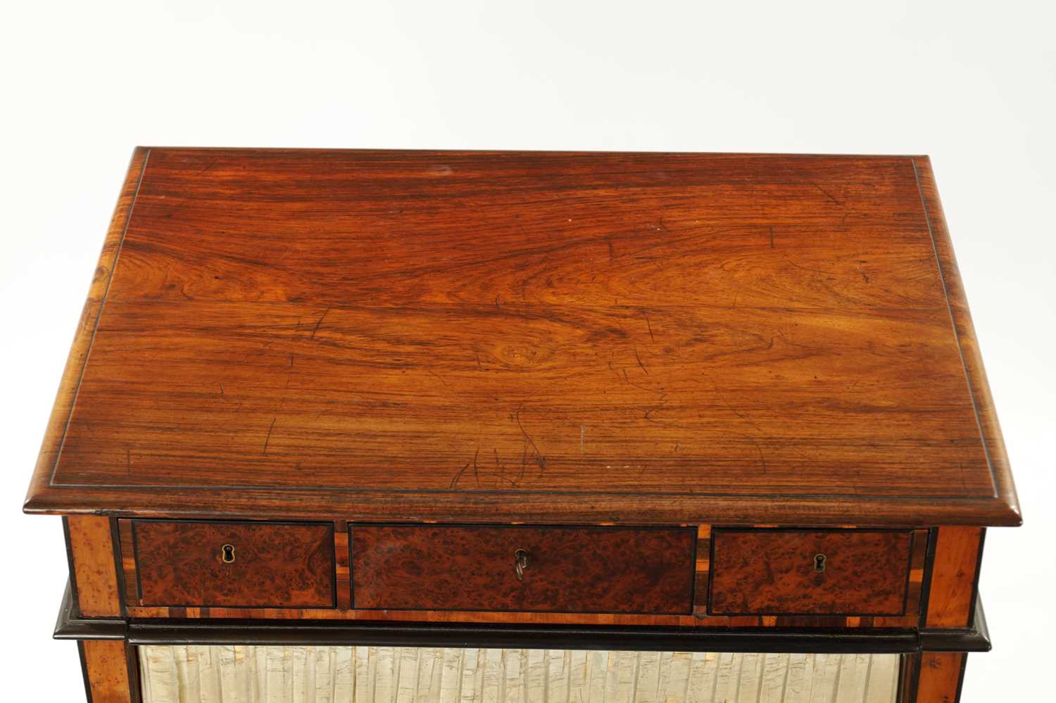 AN RARE REGENCY PADOUK, YEW-WOOD AND AMBOYNA WORK TABLE - Image 5 of 7