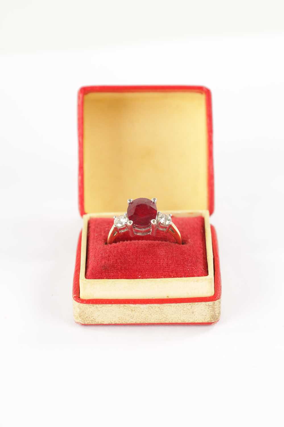 AN 18CT GOLD RUBY AND DIAMOND RING - Image 6 of 12