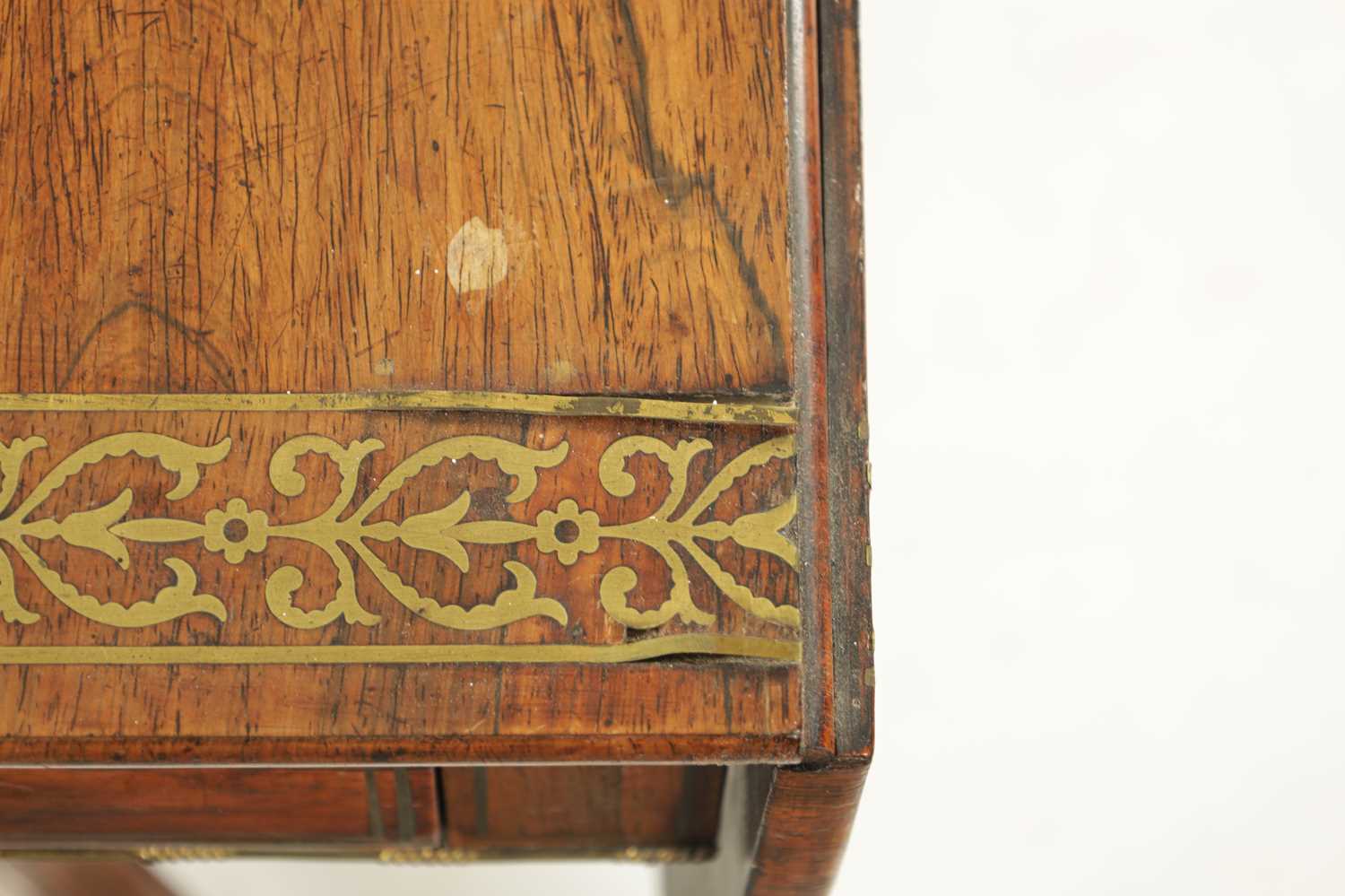 A REGENCY FIGURED ROSEWOOD BRASS INLAID SOFA TABLE - Image 5 of 16