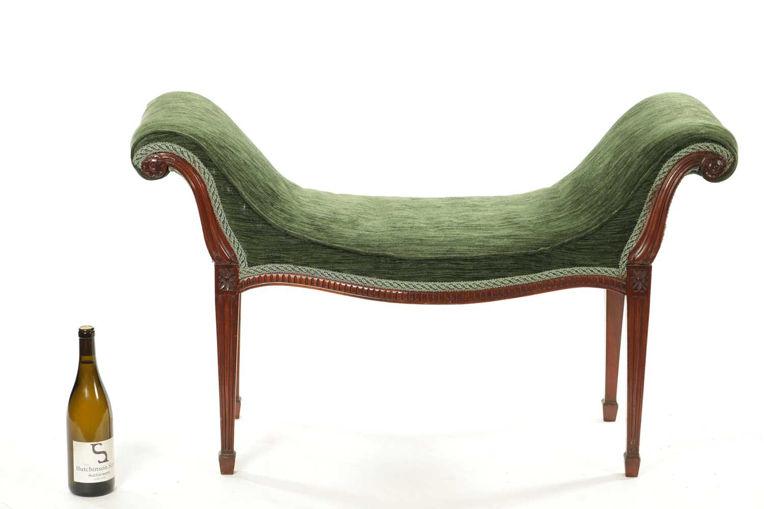 A FINE 18TH CENTURY HEPPLEWHITE MAHOGANY SERPENTINE FRONTED WINDOW SEAT - Image 2 of 7