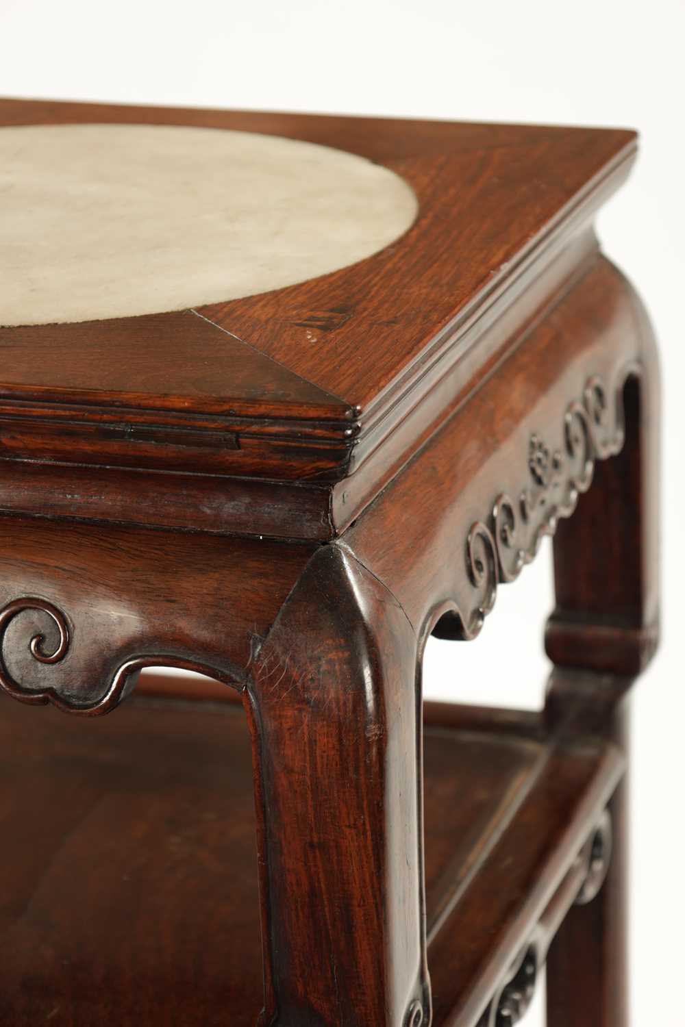 A 19TH CENTURY CHINESE HARDWOOD JARDINIERE STAND - Image 4 of 7