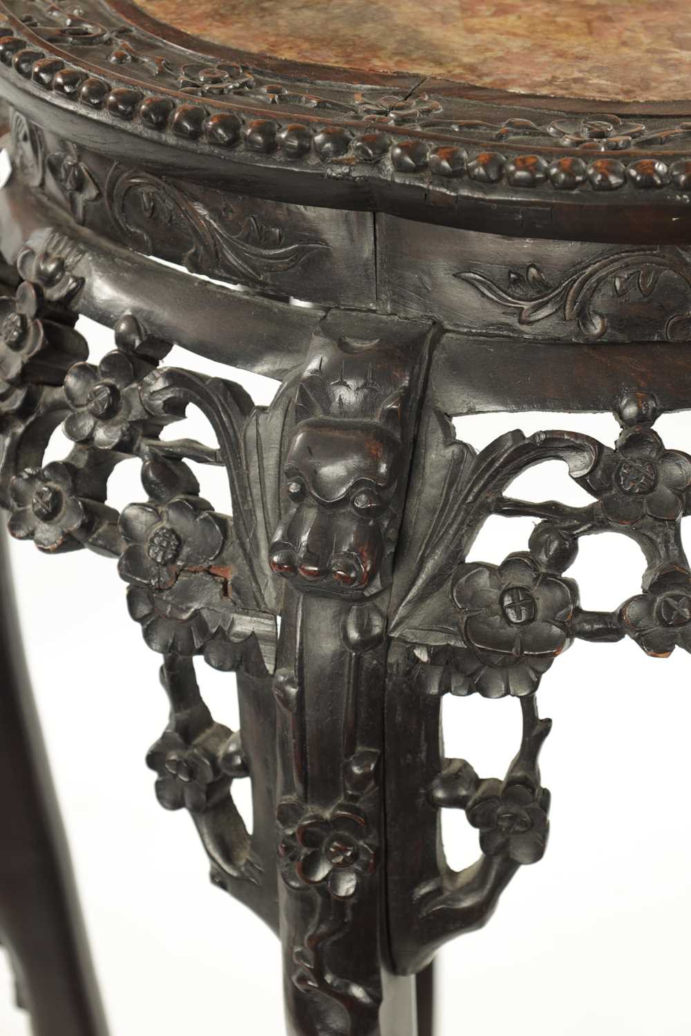 A 19TH CENTURY CHINESE CARVED HARDWOOD JARDINIERE STAND - Image 4 of 8