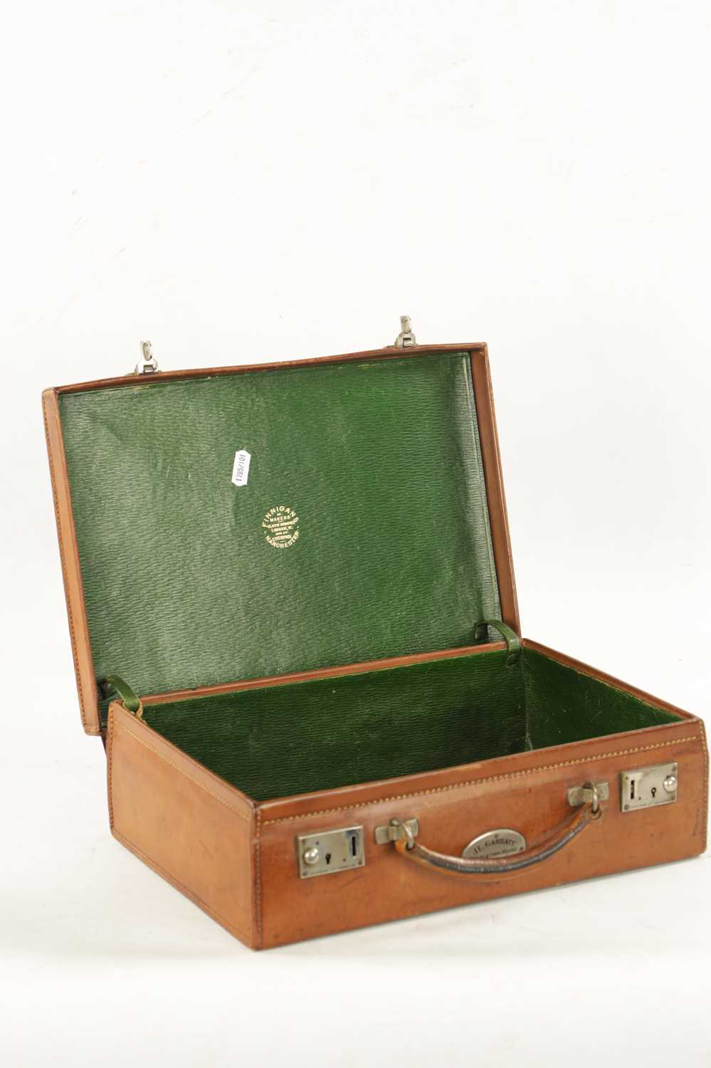 A VINTAGE LEATHER CASE STAMPED FINNIGANS MANCHESTER - Image 5 of 6