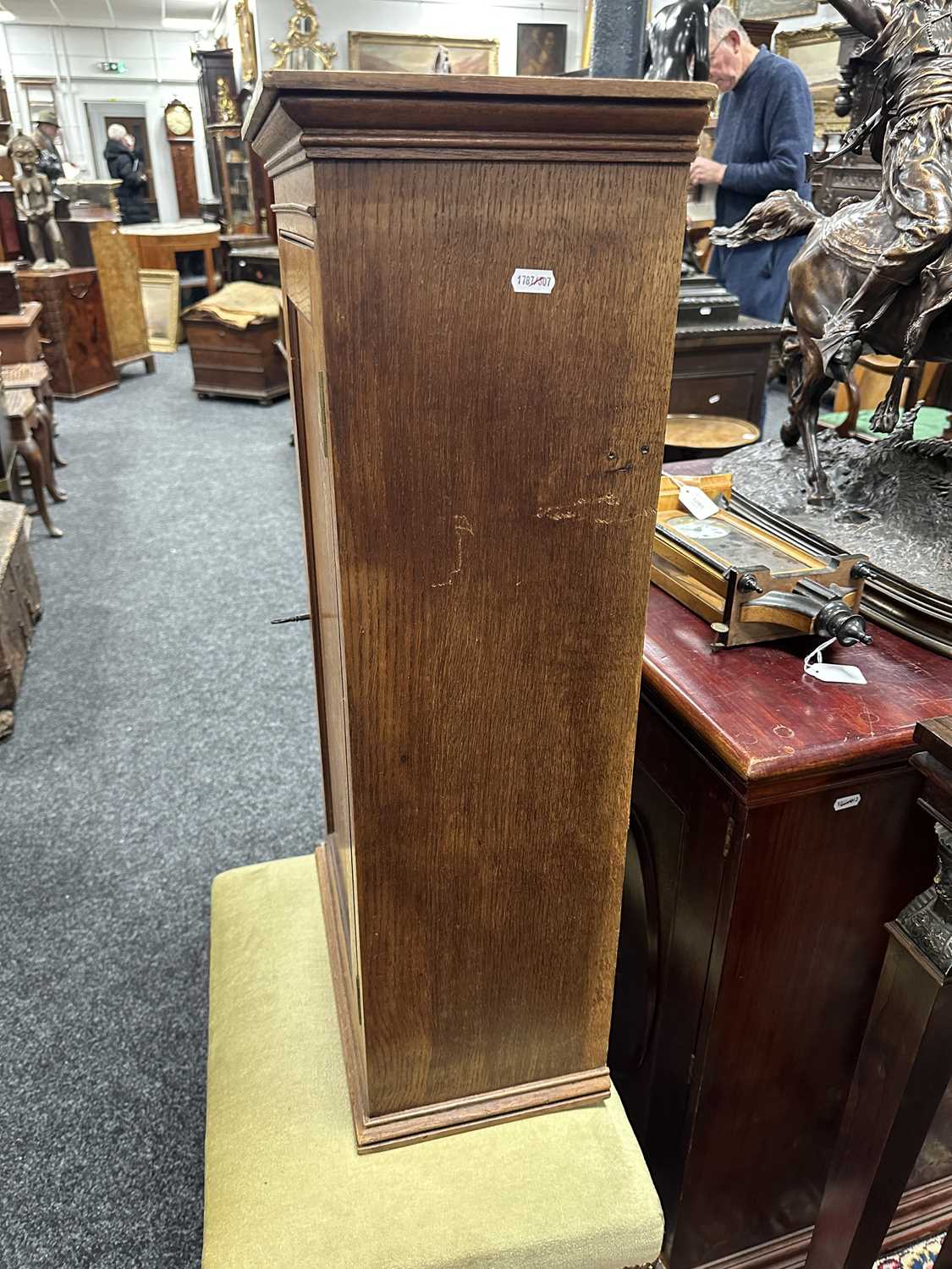 AN EARLY 19TH CENTURY OAK TABLE CABINET - Image 12 of 14