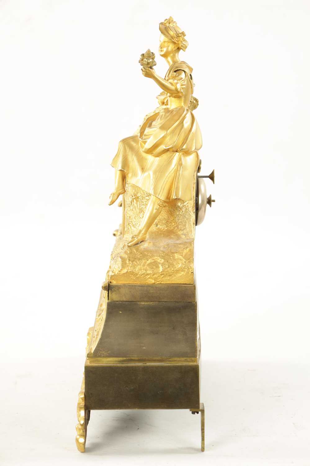 A MID 19TH CENTURY FRENCH ORMOLU FIGURAL MANTEL CLOCK - Image 6 of 9