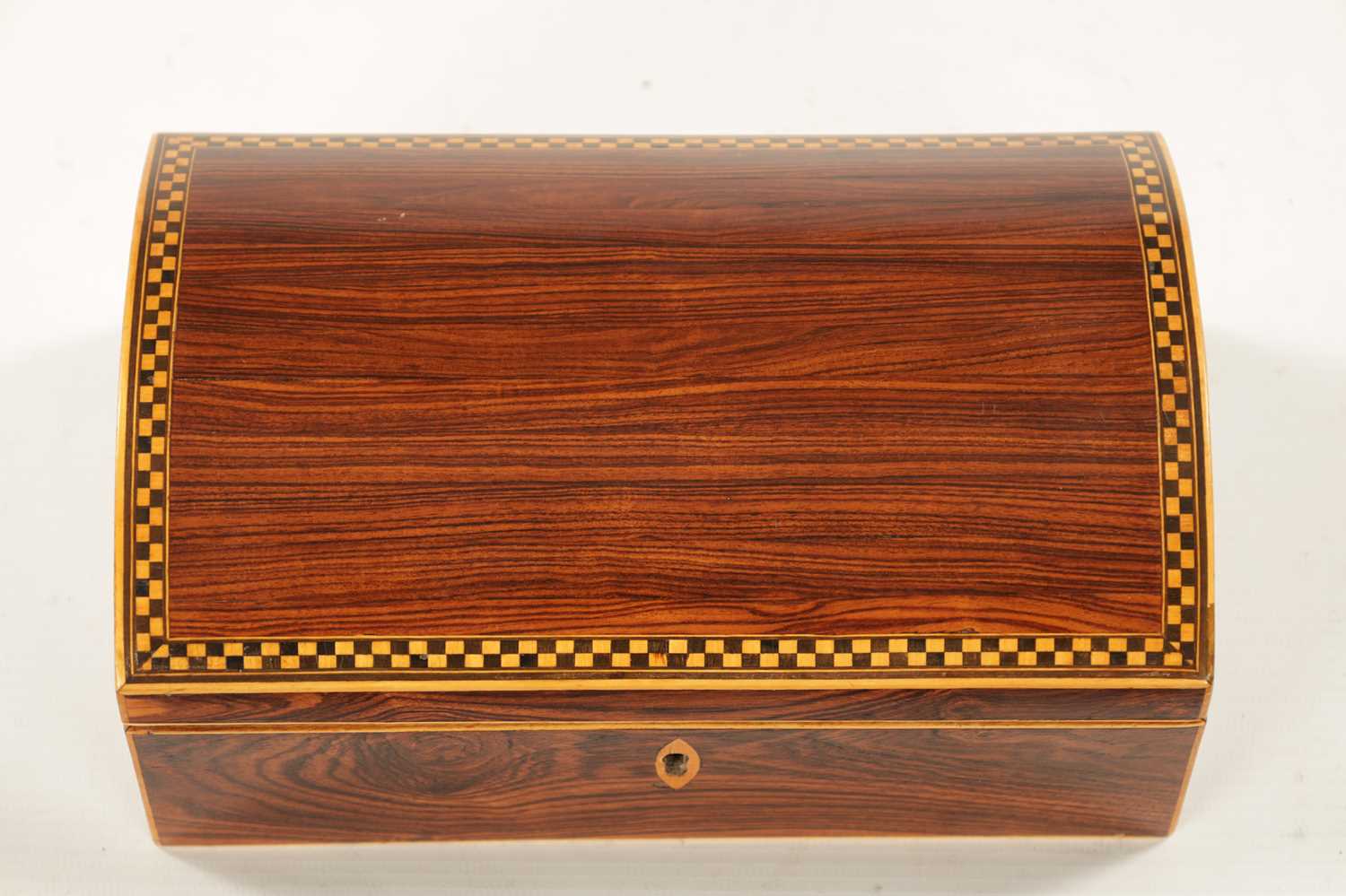 A GEORGE III DOME TOPPED TULIP WOOD AND CHEQUER-BANDED BOX - Image 3 of 7