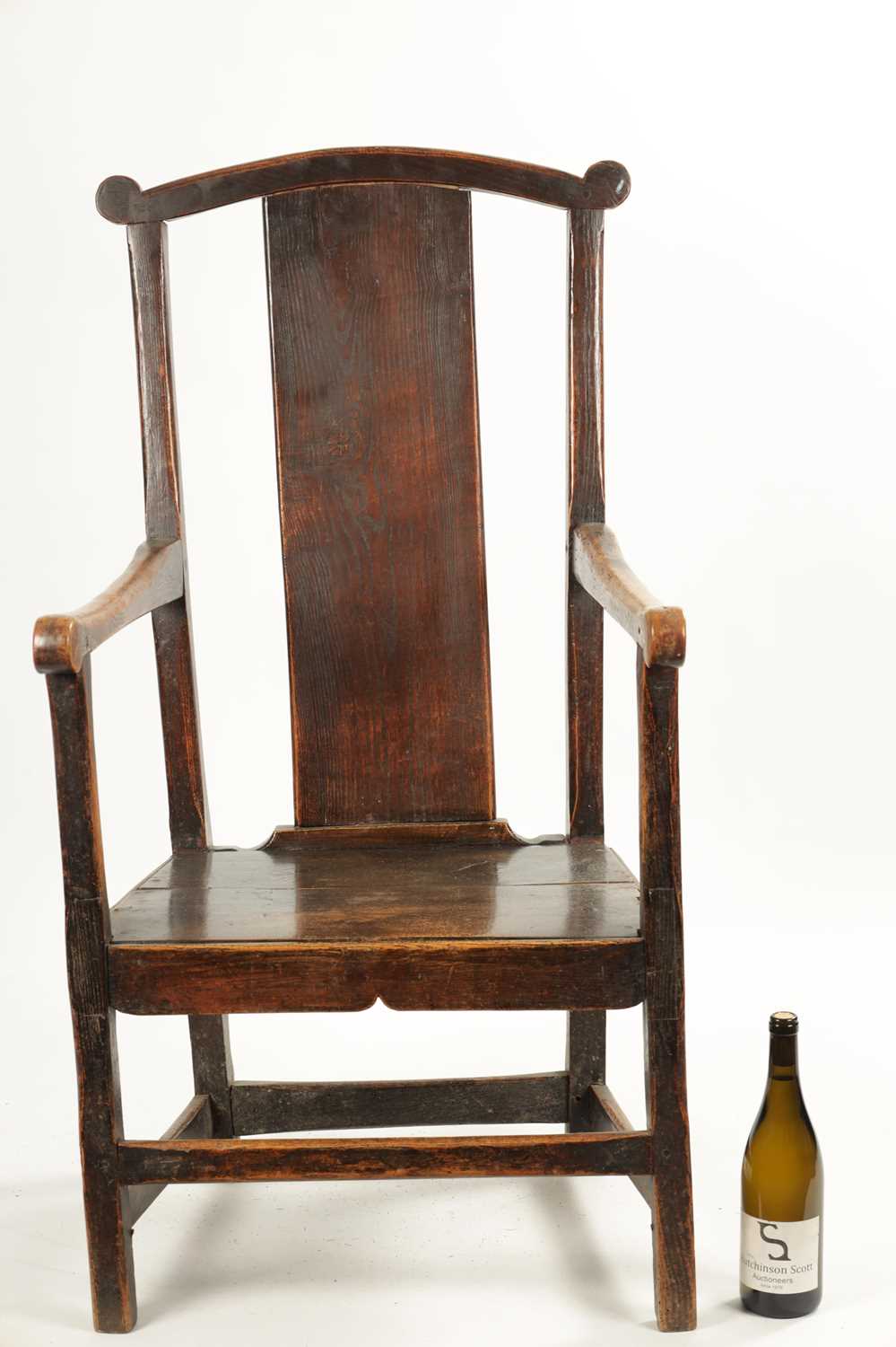 AN 18TH CENTURY PRIMITIVE ASH AND ELM COUNTRY ARMCHAIR - Image 2 of 9