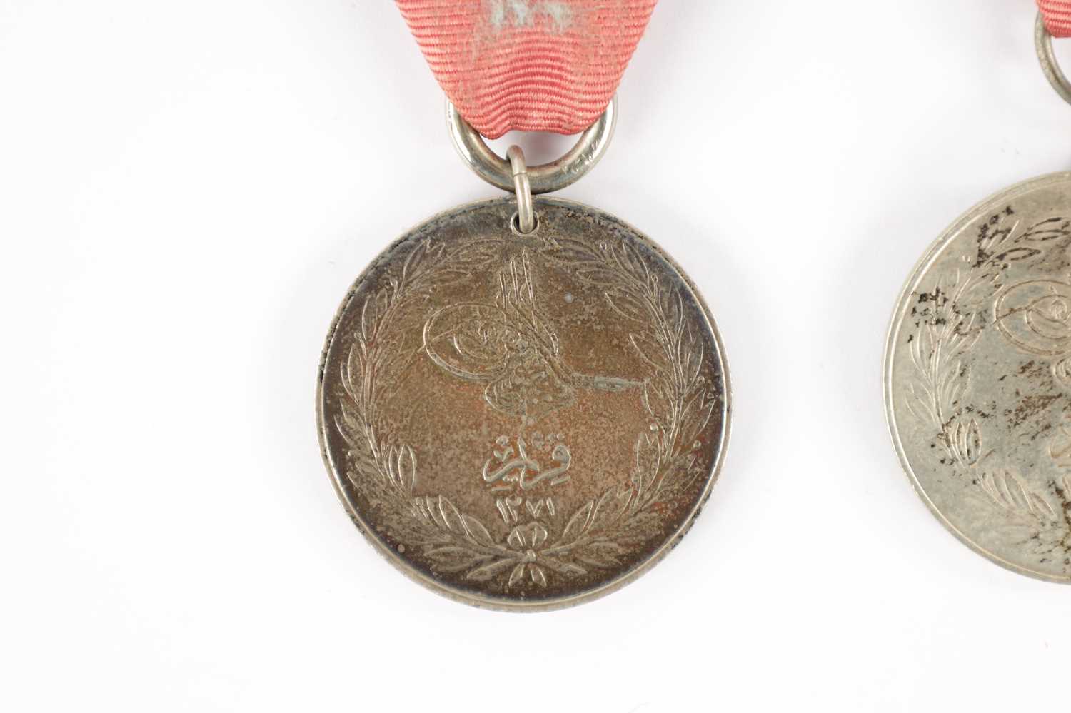 A COLLECTION OF THREE TURKISH CRIMEA MEDALS - Image 7 of 9