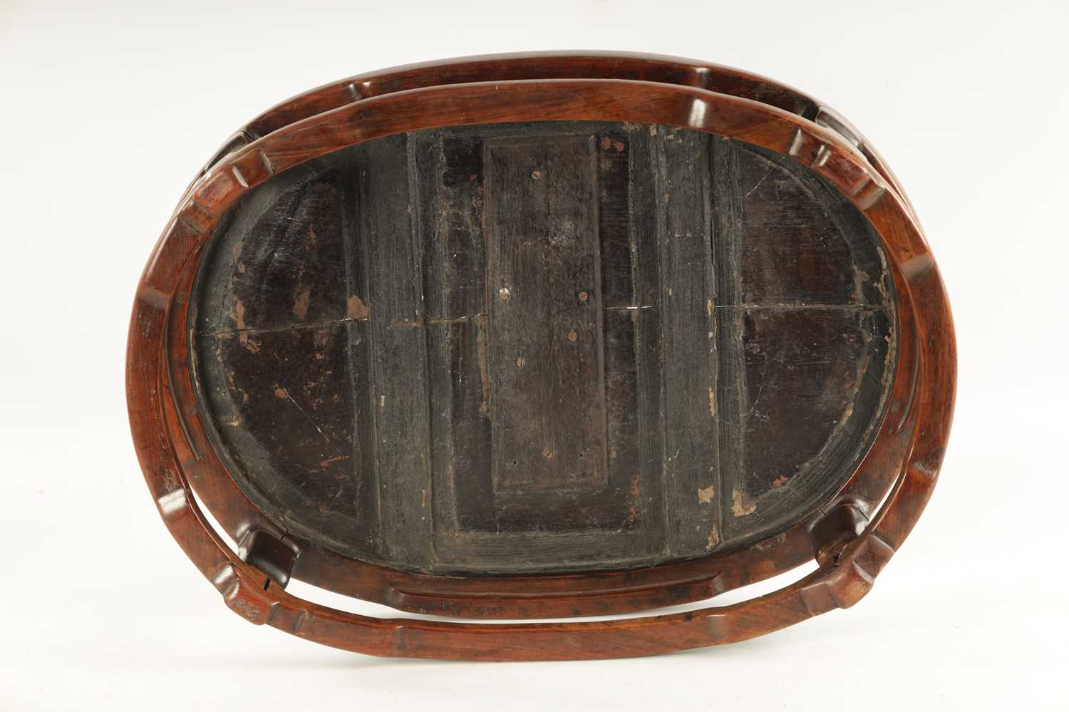 A 19TH CENTURY CHINESE HARDWOOD OVAL SHAPED JARDINIERE STAND - Image 6 of 7