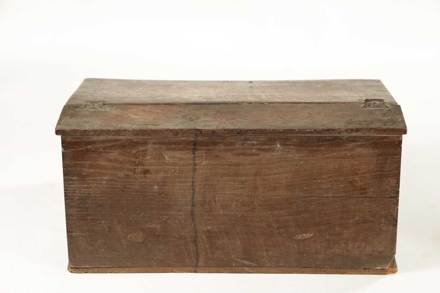 AN 17TH CENTURY SLOPE TOP OAK BIBLE BOX - Image 7 of 7