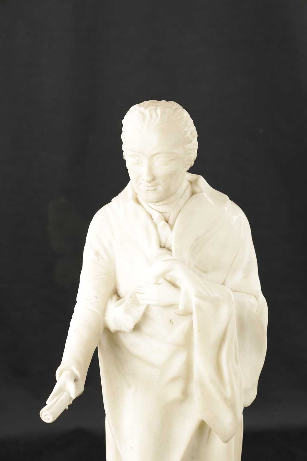 A 19TH CENTURY CARVED WHITE MARBLE SCULPTURE OF A SCHOLAR - Image 3 of 5