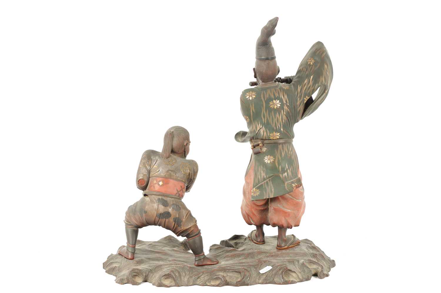 A LARGE MEIJI PERIOD JAPANESE CARVED LACQUERED SCULPTURE - Image 7 of 10