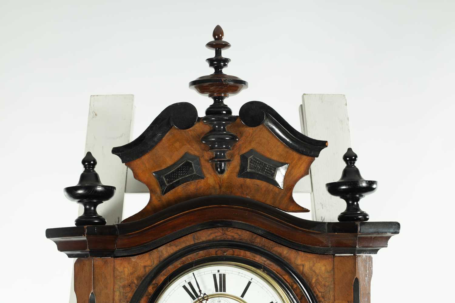 A LATE 19TH CENTURY BURR WALNUT AND EBONISED DOUBLE WEIGHT VIENNA STYLE REGULATOR WALL CLOCK - Image 4 of 5