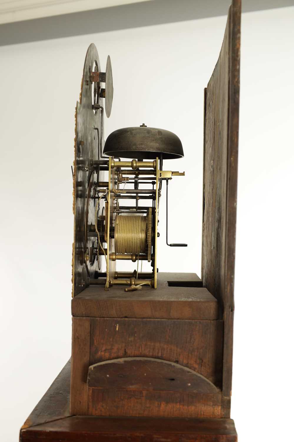 THOMAS CHILTON, LONDON. A MID-18TH CENTURY BURR WALNUT EIGHT-DAY LONGCASE CLOCK - Image 4 of 6