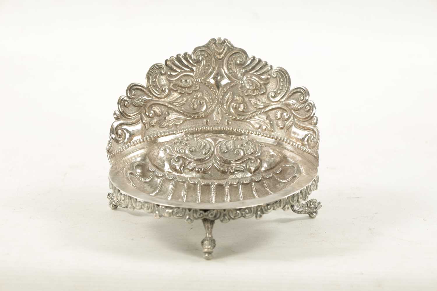 AN EARLY 19TH CENTURY SOUTH AMERICAN SILVER DISH - Image 2 of 7