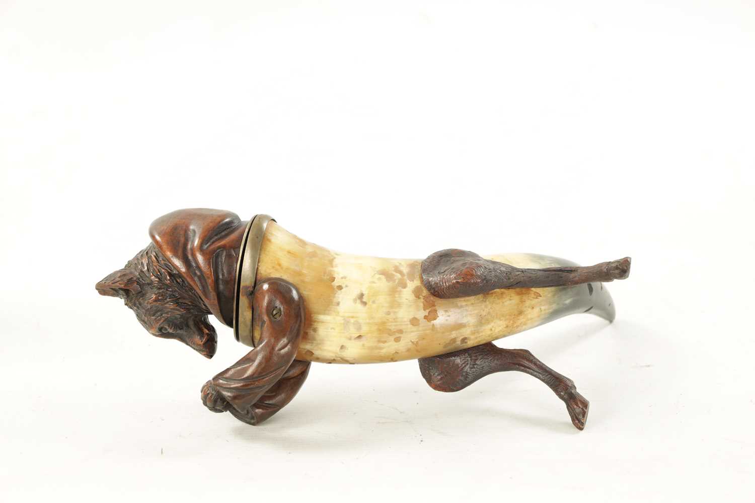 A 19TH CENTURY BLACK FORREST CARVED WOOD AND HORN INKWELL - Image 6 of 7