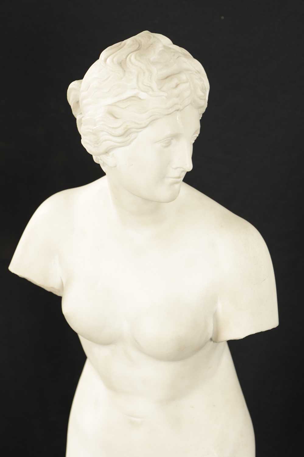 A LARGE LATE 19TH CENTURY CARVED WHITE MARBLE SCULPTURE - Image 2 of 8