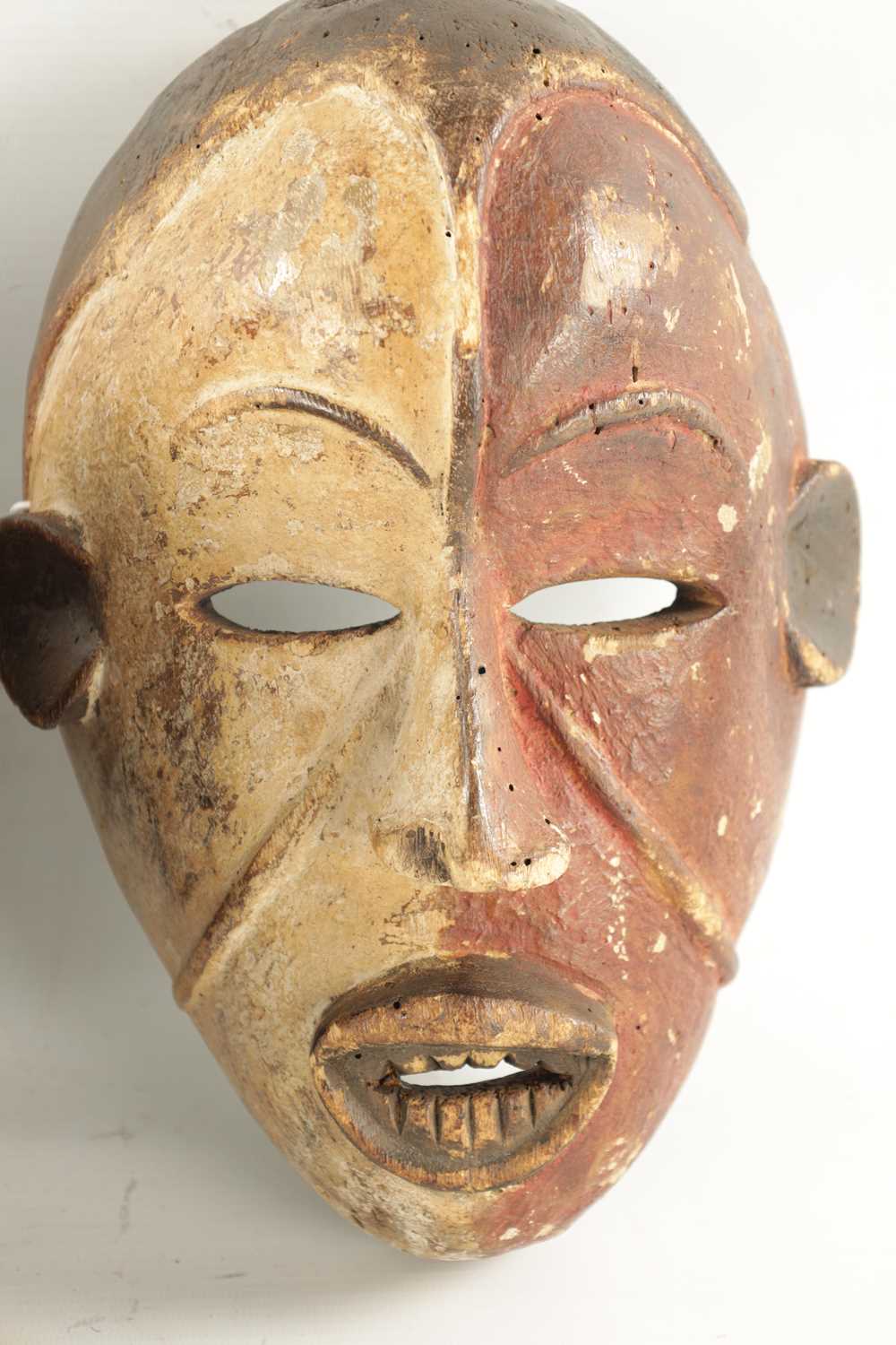 THREE ANTIQUE TRIBAL NATIVE MASKS - Image 5 of 8