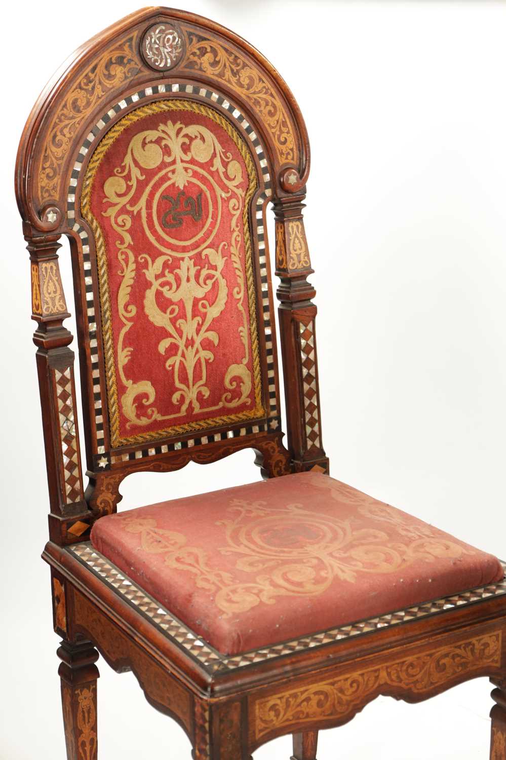 AN ART NOUVEAU OTTOMAN ISLAMIC STYLE WRITING TABLE AND TWO CHAIRS - Image 3 of 12