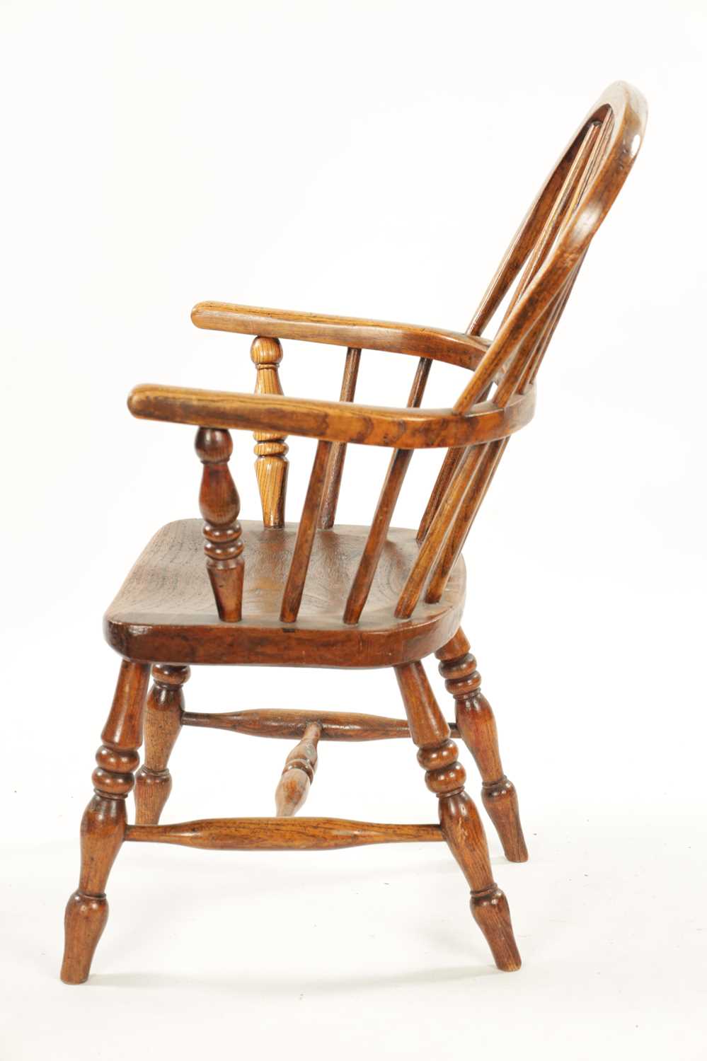 A 19TH CENTURY CHILD'S STICK-BACK WINDSOR CHAIR - Image 6 of 8