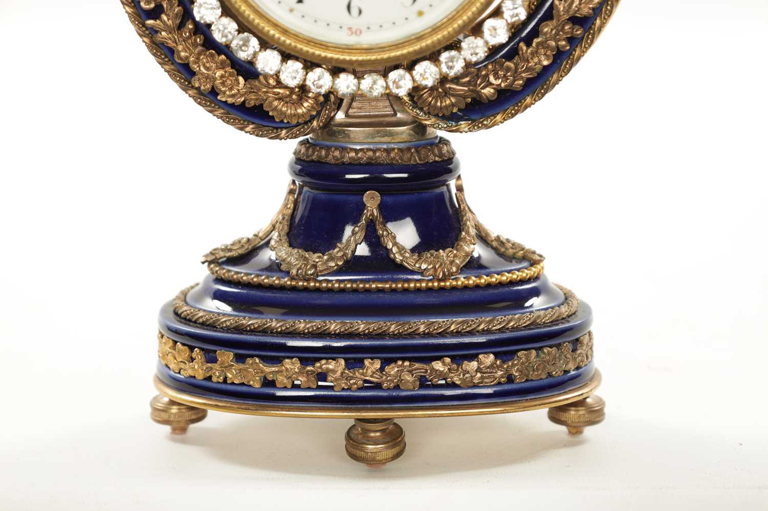 A LATE 19TH CENTURY FRENCH PORCELAIN AND ORMOLU MOUNTED LYRE-SHAPED MANTEL CLOCK - Image 3 of 7