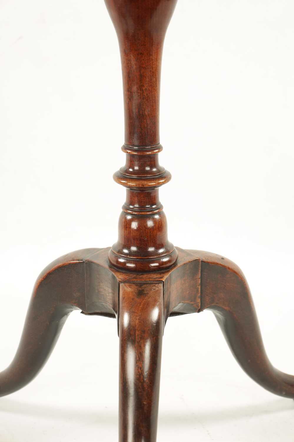 A GEORGE III MAHOGANY CANDLE STAND - Image 4 of 7