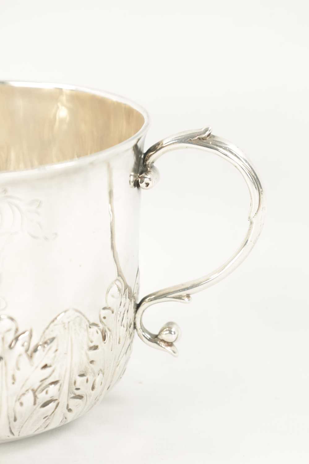 A CHARLES II SILVER PORRINGER - Image 3 of 6