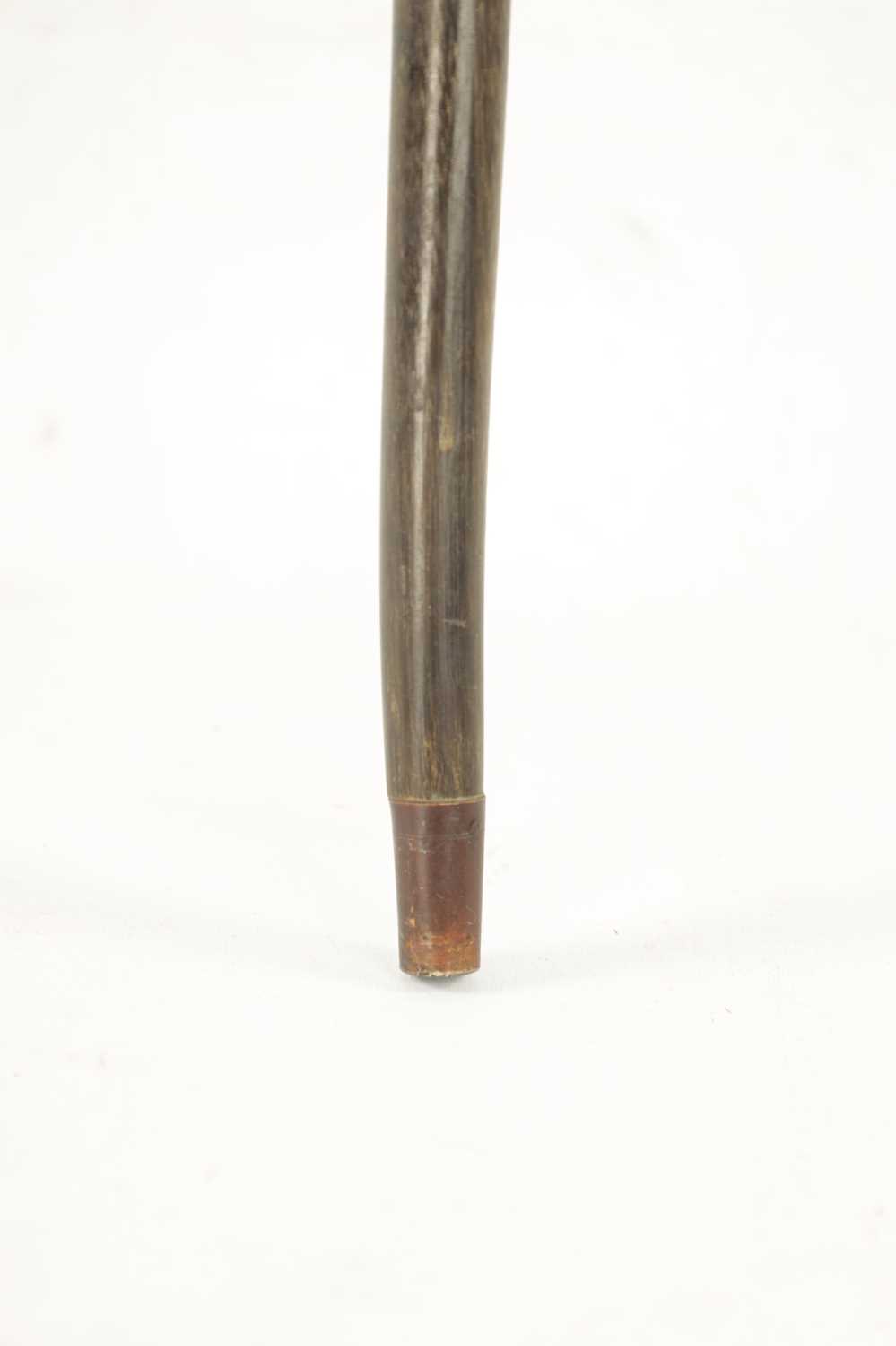 A LATE 19TH CENTURY RHINOCEROS HORN WALKING STICK - Image 4 of 11