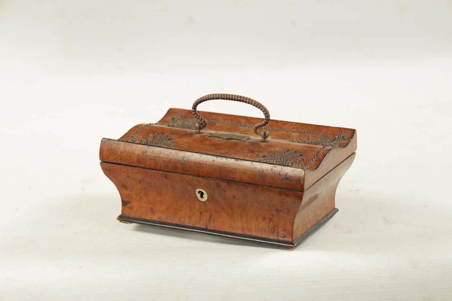 A 19TH CENTURY BURR WALNUT MUSICAL SEWING KIT - Image 5 of 8