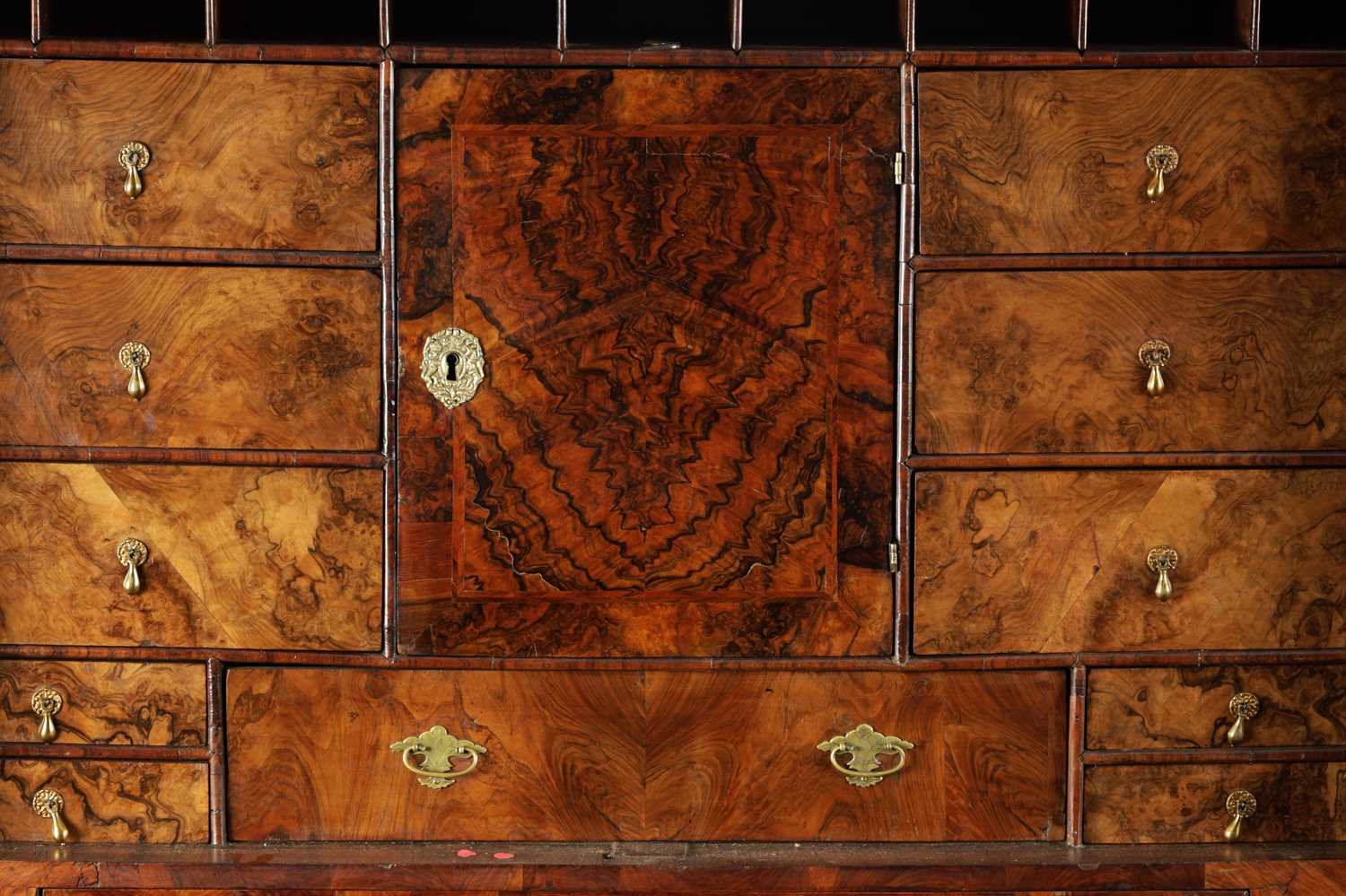 A WILLIAM AND MARY CROSS-BANDED AND GEOMETRICALLY INLAID FIGURED WALNUT CABINET ON CHEST - Image 4 of 7