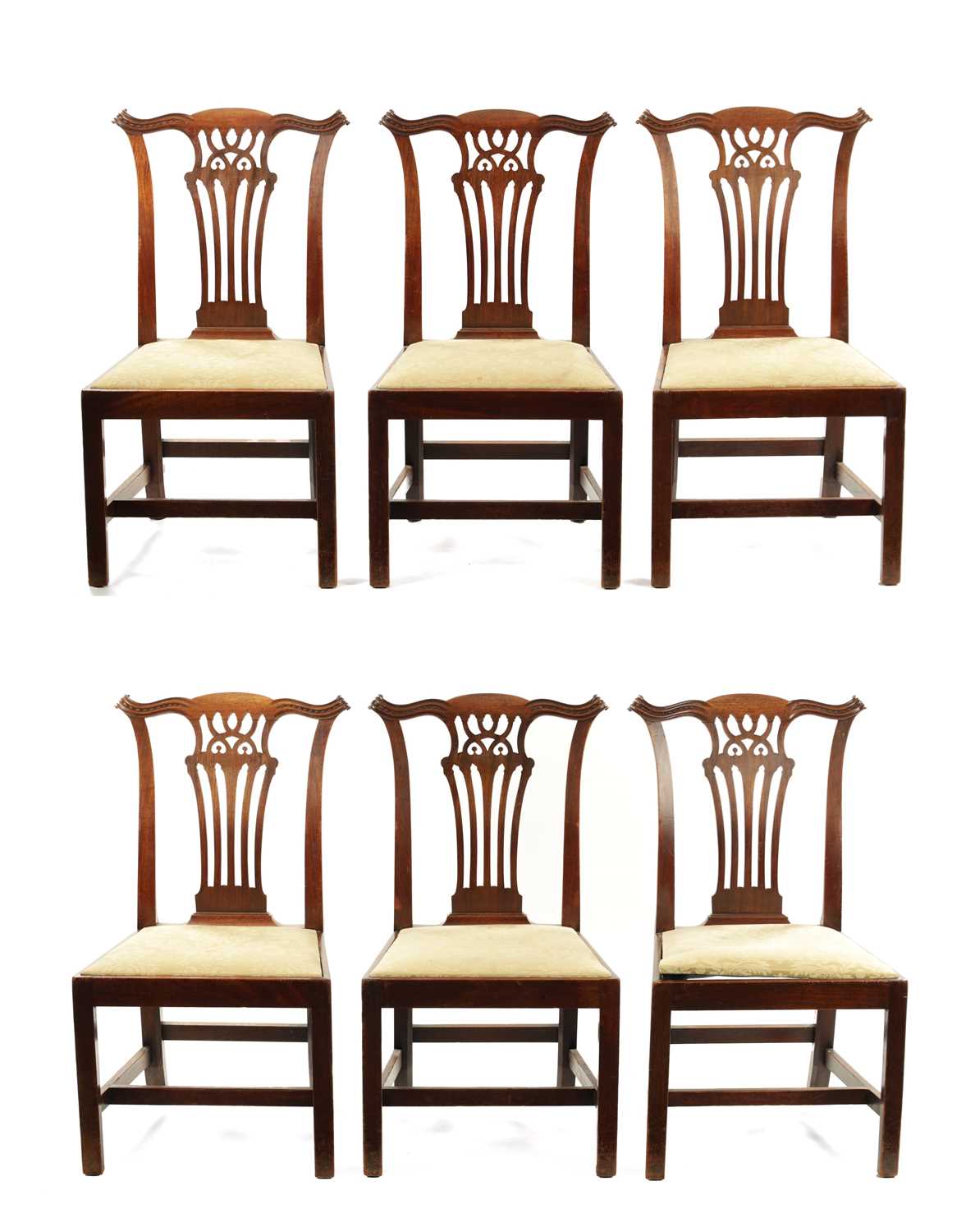 A FINE ORIGINAL SET OF SIX GEORGE III CHIPPENDALE PERIOD MAHOGANY PIERCED SPLAT BACK DINING CHAIRS