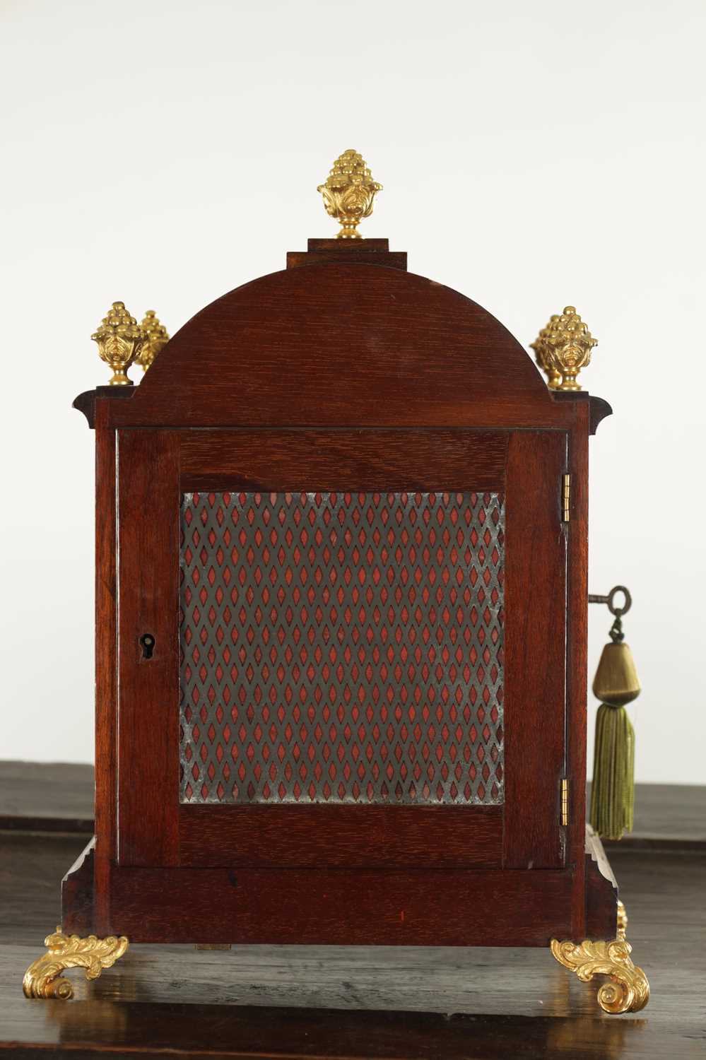 GOLDSMITHS & SILVERSMITHS CO. LONDON. A SMALL LATE 19TH CENTURY ORMOLU MOUNTED MAHOGANY DOUBLE FUSEE - Image 6 of 9