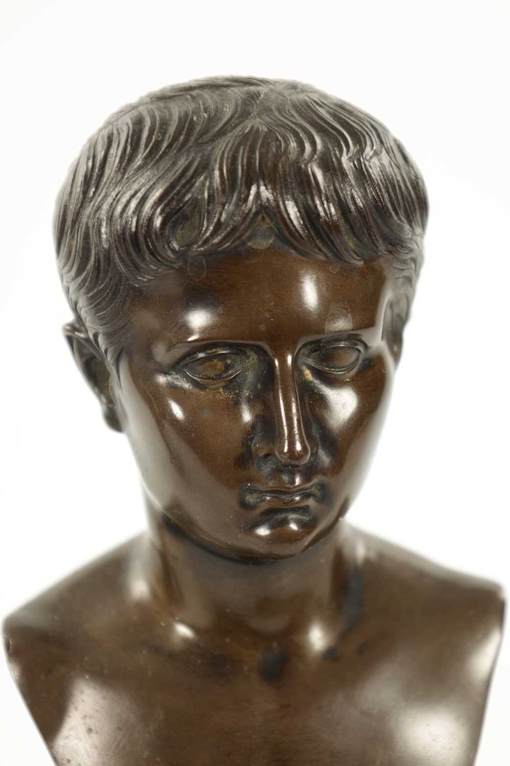 A 19TH CENTURY GRAND TOUR BRONZE BUST - Image 3 of 8