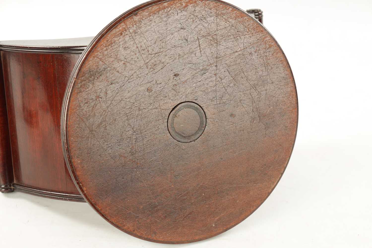 A RARE 18TH CENTURY MAHOGANY REVOLVING CHEESE COASTER - Image 2 of 7