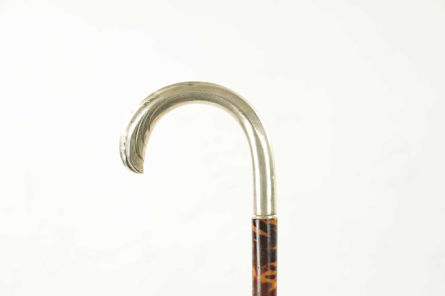 A 19TH CENTURY TORTOISESHELL VENEERED AND SILVER TOPPED WALKING STICK - Image 2 of 5