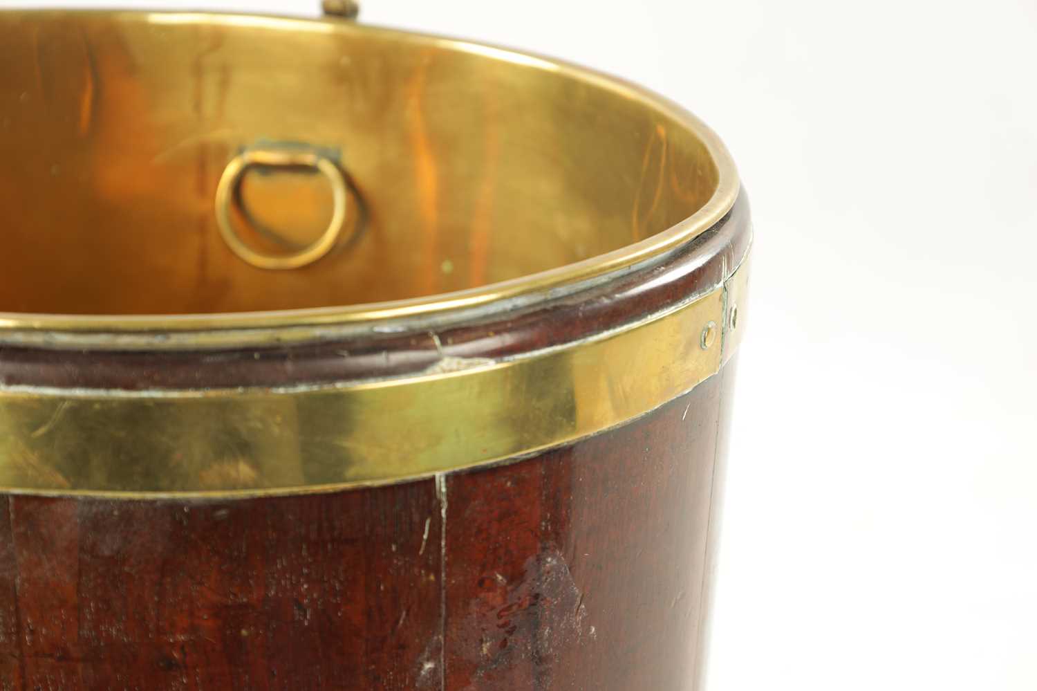 A GEORGE III OVAL MAHOGANY BRASS BOUND OYSTER BUCKET - Image 3 of 5