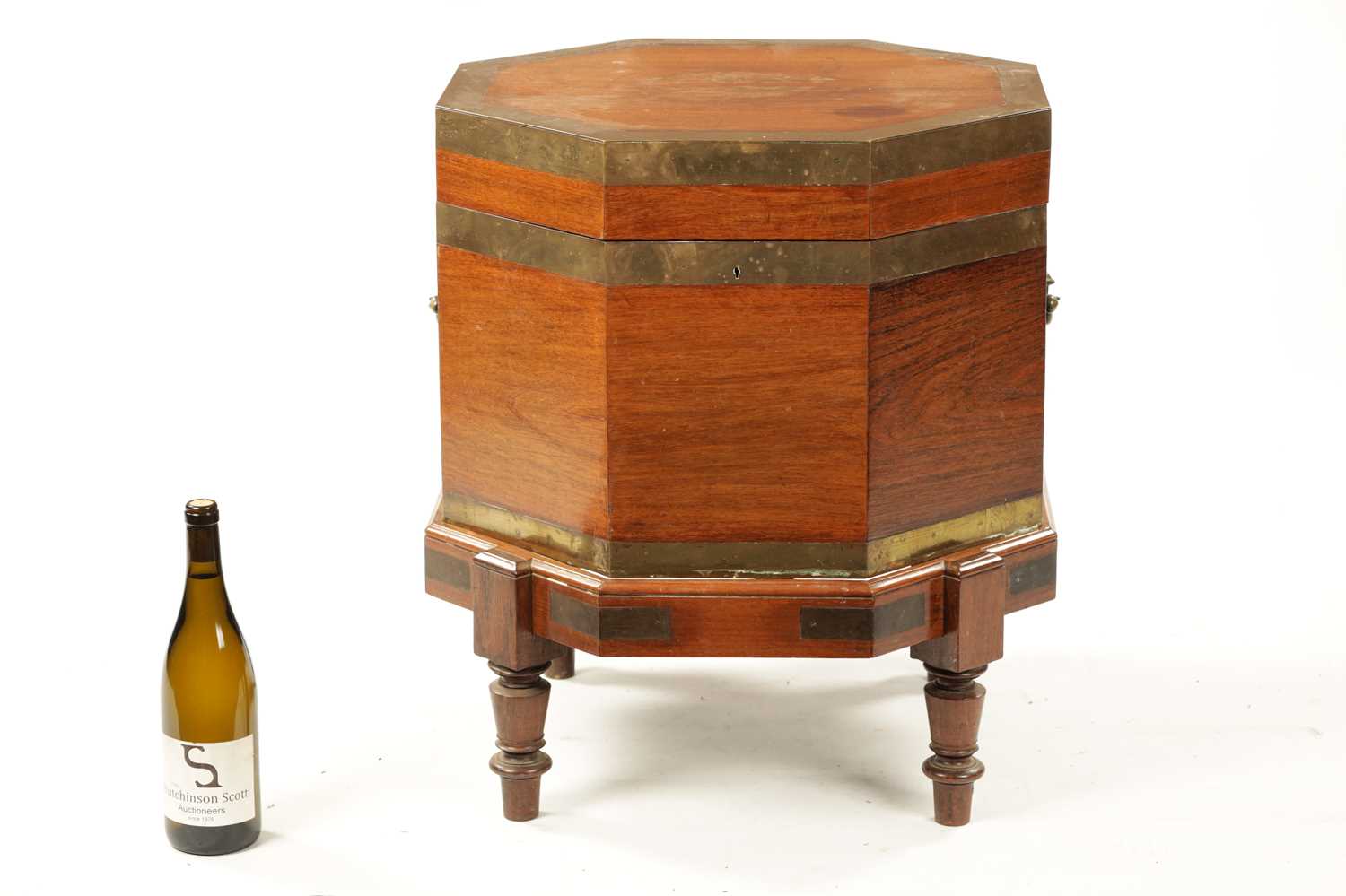 AN UNUSUAL 18TH CENTURY COLONIAL PADOUK OCTAGONAL SHAPED WINE COOLER ON STAND - Image 2 of 7